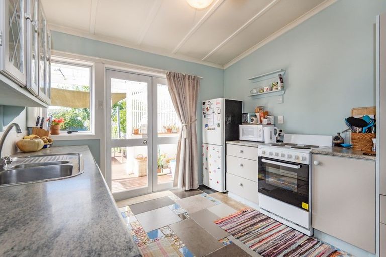 Photo of property in 915 Willowpark Road North, Mayfair, Hastings, 4122