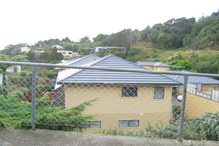 Photo of property in 1/7 Carleton Terrace, Tawa, Wellington, 5028