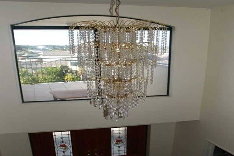 Photo of property in 3 Boeing Place, Goodwood Heights, Auckland, 2105