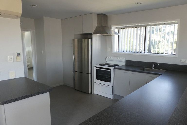 Photo of property in 11 Monteath Place, Redwood, Christchurch, 8051