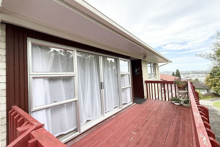 Photo of property in 2/12 Velma Road, Hillcrest, Auckland, 0627