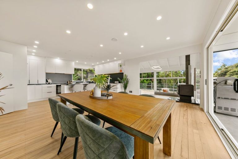 Photo of property in 91 Mountain Road, Henderson Valley, Auckland, 0612