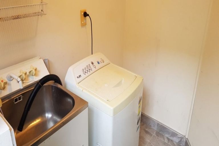 Photo of property in 39 Ribbonwood Crescent, Goodwood Heights, Auckland, 2105