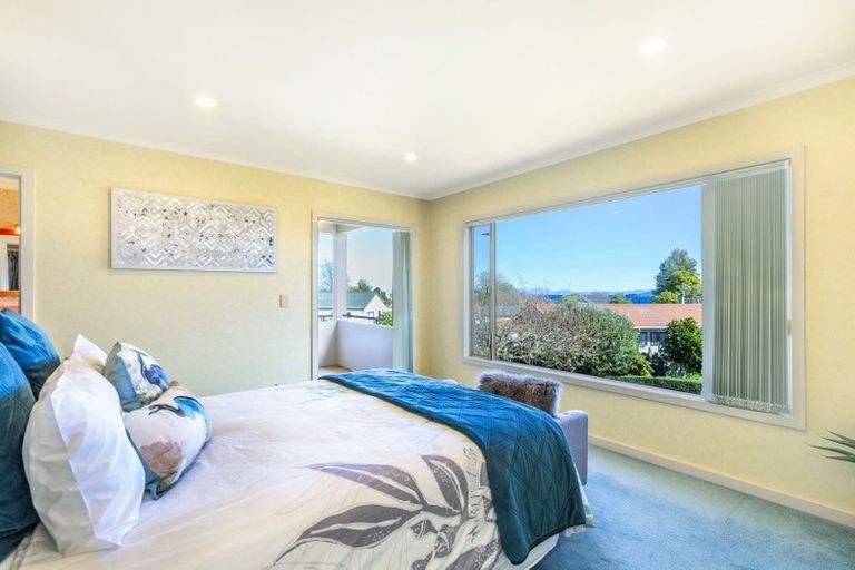 Photo of property in 7 Fairview Terrace, Waipahihi, Taupo, 3330