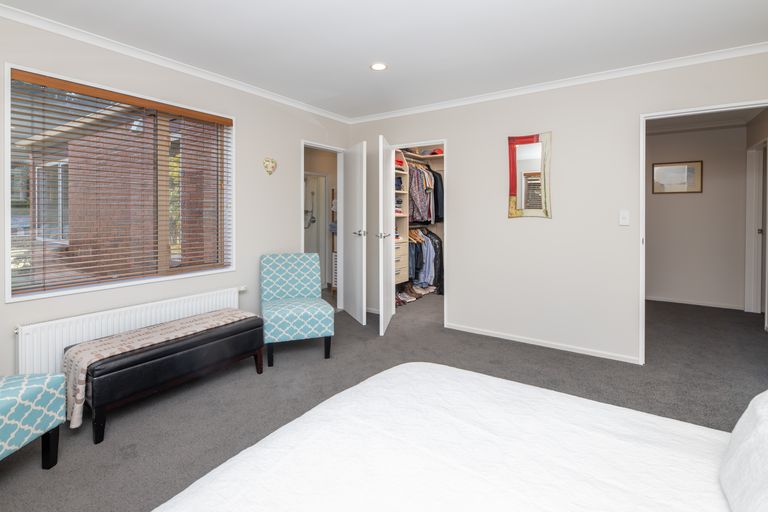 Photo of property in 136 Rothesay Road, Parklands, Christchurch, 8083