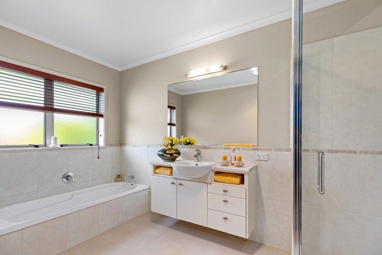 Photo of property in 1 Saratoga Court, Papamoa Beach, Papamoa, 3118