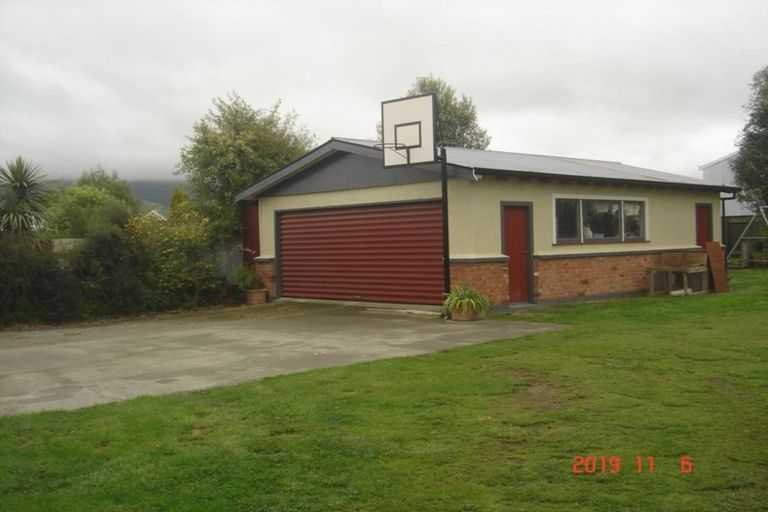 Photo of property in 14 Herbert Street, Waimate, 7924