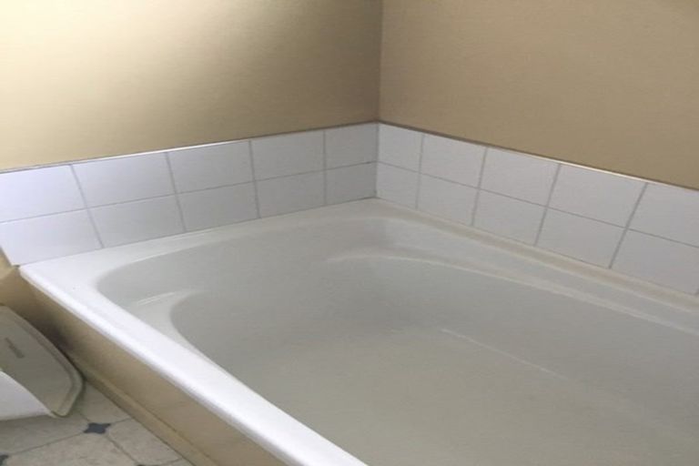 Photo of property in 17 Centennial Avenue, Riccarton, Christchurch, 8041