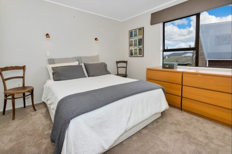 Photo of property in 5a St Michaels Avenue, Point Chevalier, Auckland, 1022