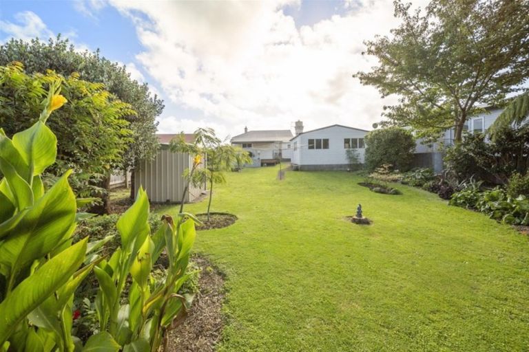 Photo of property in 46 Collins Street, Hawera, 4610