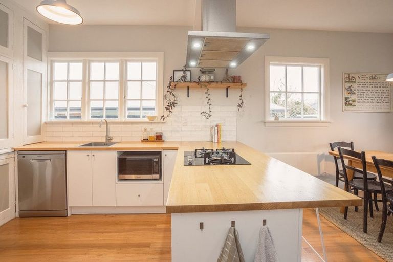 Photo of property in 58 Opawa Road, Waltham, Christchurch, 8023