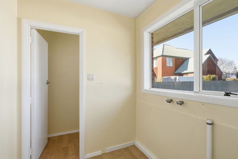 Photo of property in 33 Staveley Street, Avonhead, Christchurch, 8042