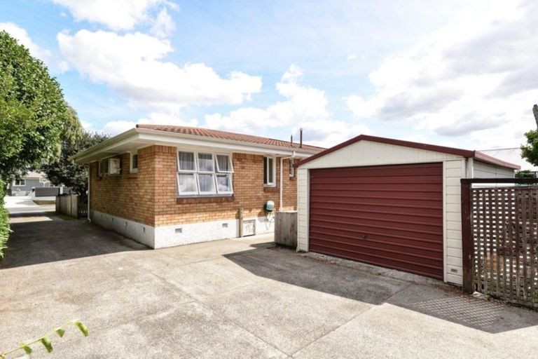 Photo of property in 14 Dover Road, St Andrews, Hamilton, 3200