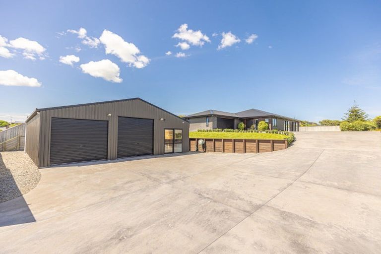 Photo of property in 5 Golf Vue Place, Castlecliff, Whanganui, 4501