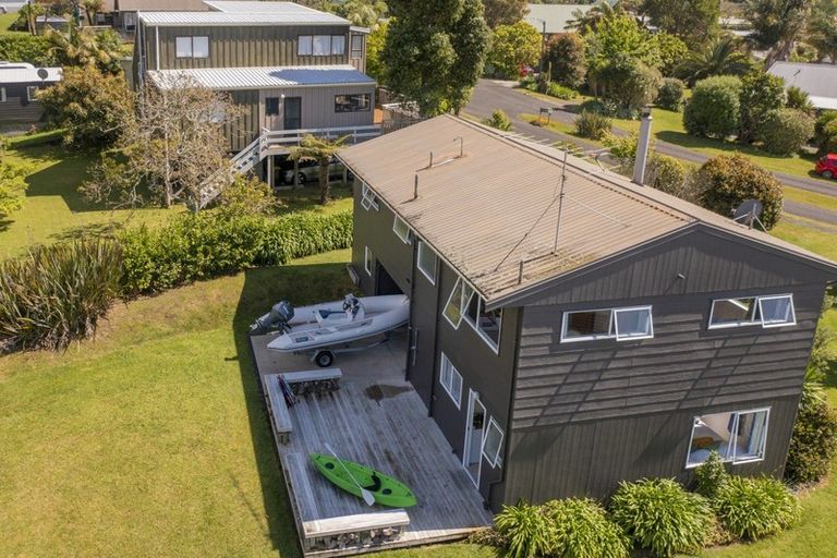 Photo of property in 4 Grierson Close, Hahei, Whitianga, 3591