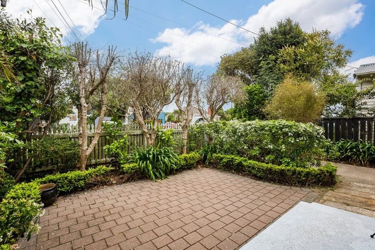 Photo of property in 26 Miro Street, Eastbourne, Lower Hutt, 5013