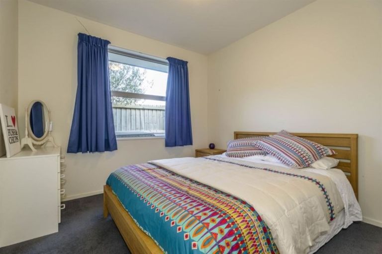 Photo of property in 15 Foresters Crescent, Parklands, Christchurch, 8083