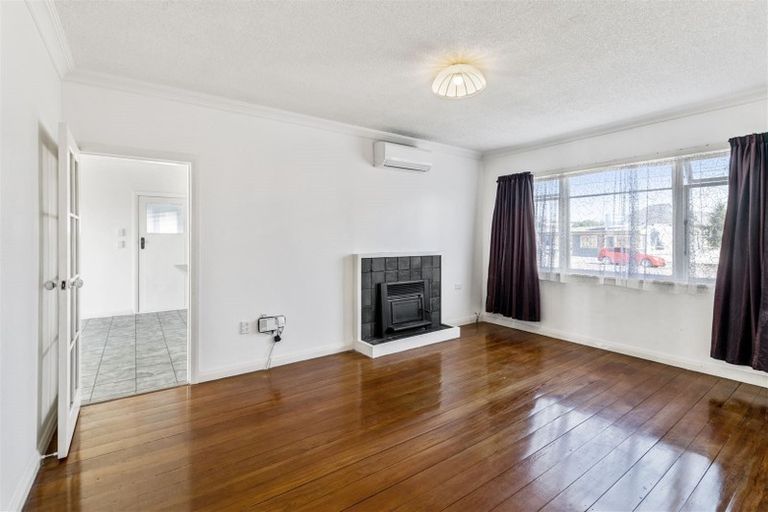 Photo of property in 46 Mako Mako Road, Levin, 5510