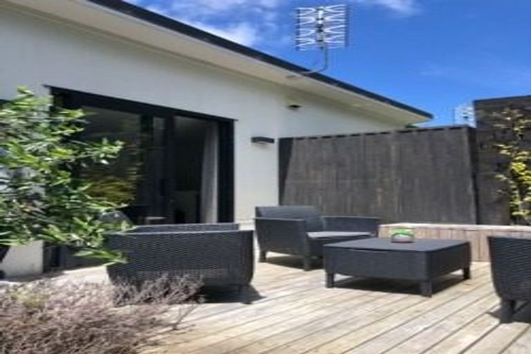 Photo of property in 5b Salmont Place, Kelburn, Wellington, 6012