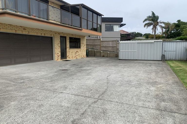 Photo of property in 2a Castleton Drive, Howick, Auckland, 2014