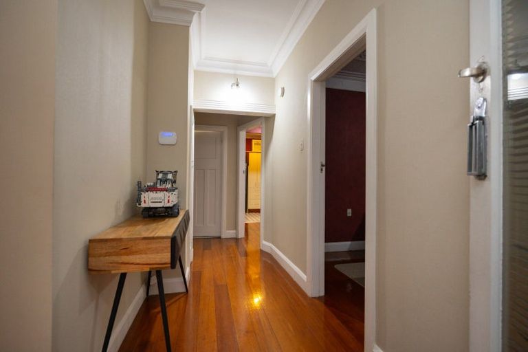 Photo of property in 8 Russell Street, Palmerston North, 4414