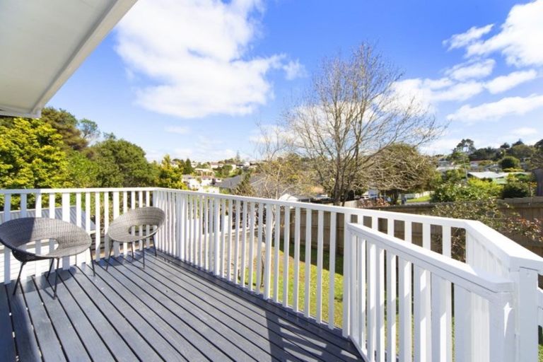 Photo of property in 9 Datura Place, Sunnynook, Auckland, 0620