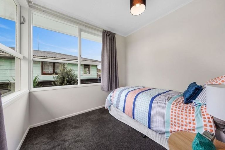 Photo of property in 8 Blake Road, Mangere East, Auckland, 2024