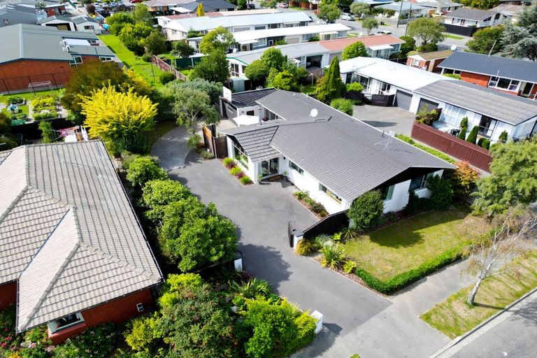 Photo of property in 6 Freebairn Street, Redwood, Christchurch, 8051