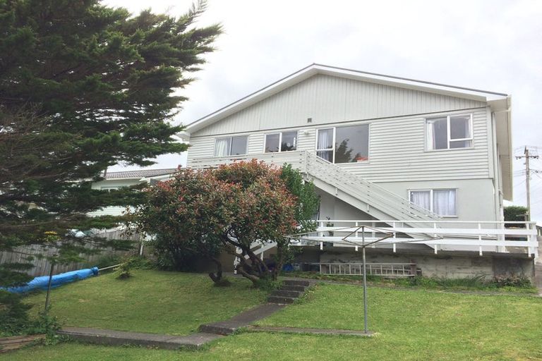 Photo of property in 11 Retter Street, Paparangi, Wellington, 6037