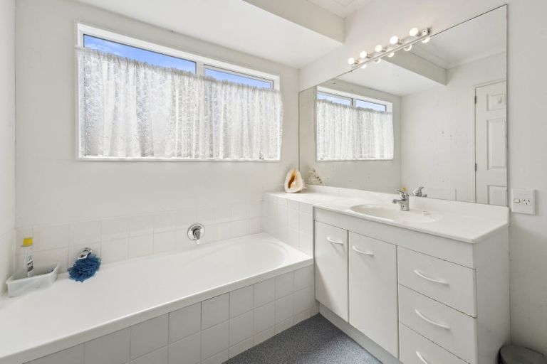 Photo of property in 52 Stephens Place, Hairini, Tauranga, 3112