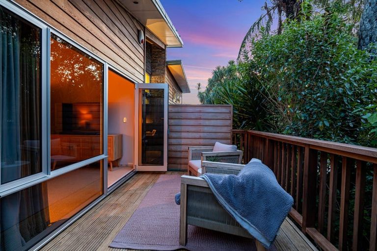 Photo of property in 12 Leatham Avenue, Strandon, New Plymouth, 4312