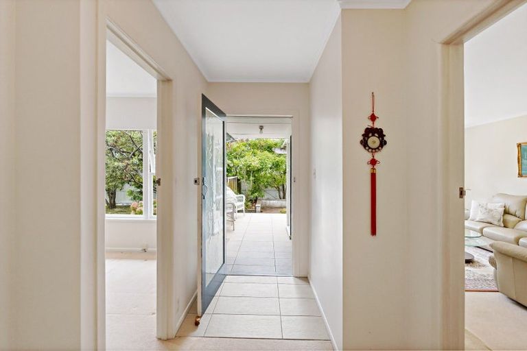 Photo of property in 8 Sorrel Crescent, Bucklands Beach, Auckland, 2012