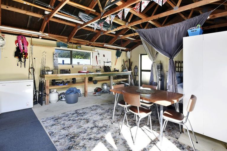 Photo of property in 26 Kamahi Road, Tennyson Inlet, 7195