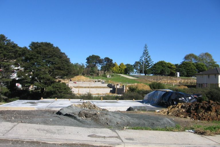 Photo of property in 42 Newbury Place, Schnapper Rock, Auckland, 0632