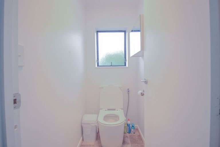 Photo of property in 38 Awaroa Road, Sunnyvale, Auckland, 0612