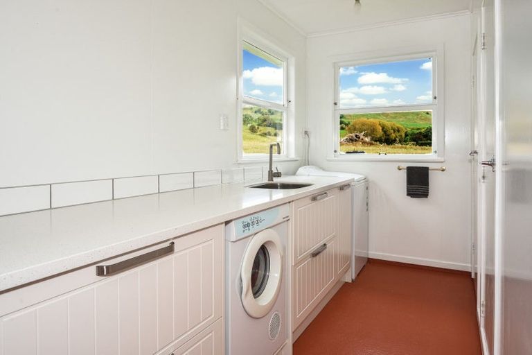 Photo of property in 559 Taurau Valley Road, Muriwai, Manutuke, 4072