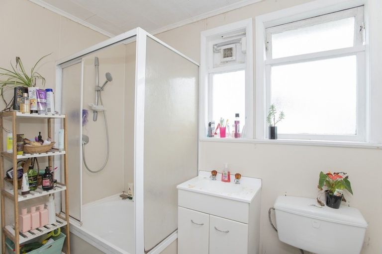 Photo of property in 48 Massey Road, Mangapapa, Gisborne, 4010