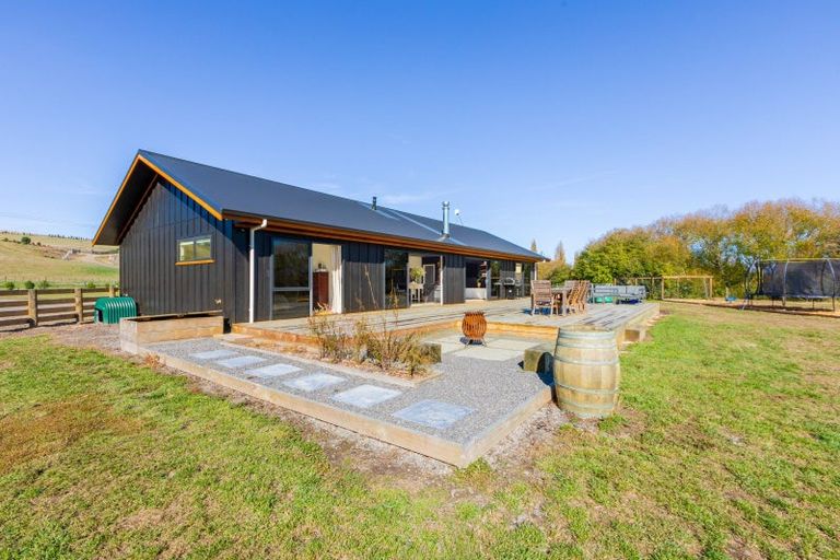 Photo of property in 360 Maharakeke Road, Waipukurau, 4281