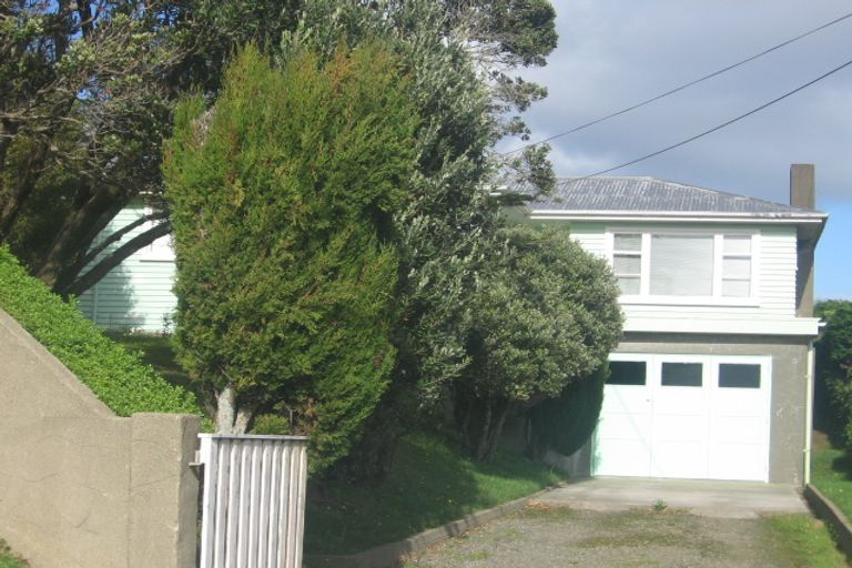 Photo of property in 198 Miromiro Road, Normandale, Lower Hutt, 5010