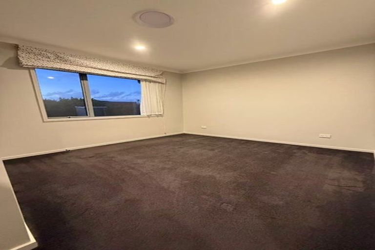 Photo of property in 98 Ridgedale Road, Silverdale, 0932