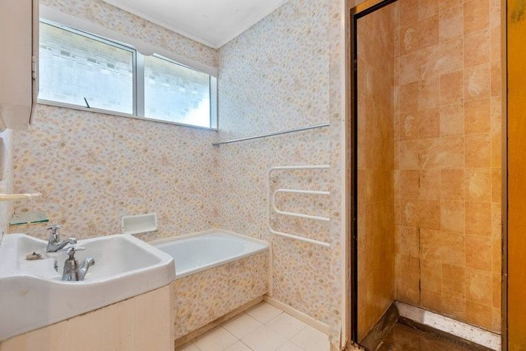 Photo of property in 17 Carlton Terrace, Westown, New Plymouth, 4310