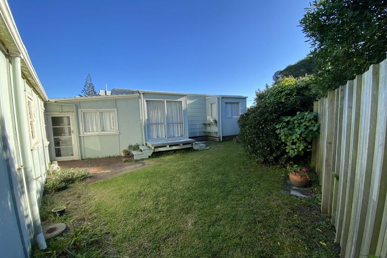 Photo of property in 17 Kapiti Lane, Otaki Beach, Otaki, 5512