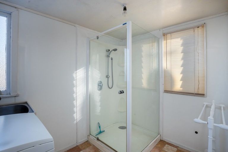 Photo of property in 37 Wallace Place, Westown, New Plymouth, 4310