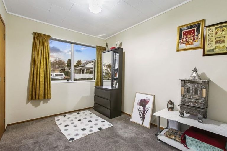 Photo of property in 2c Youngs Road, Papakura, 2110