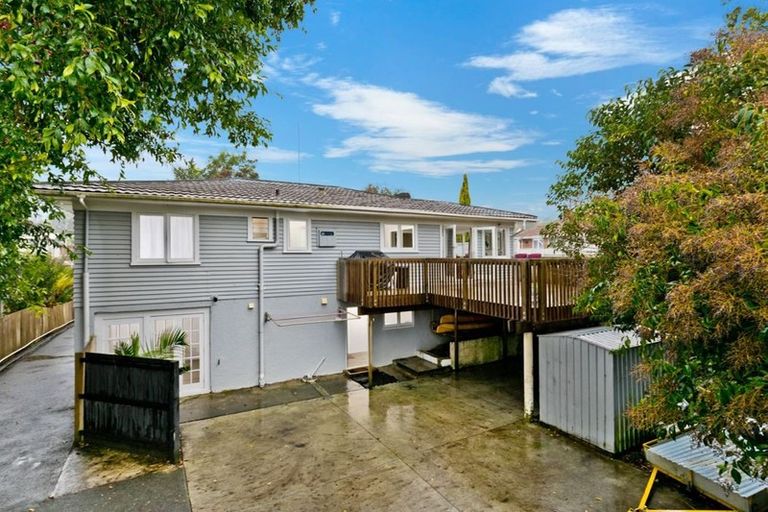 Photo of property in 1/123 Millbrook Road, Sunnyvale, Auckland, 0612