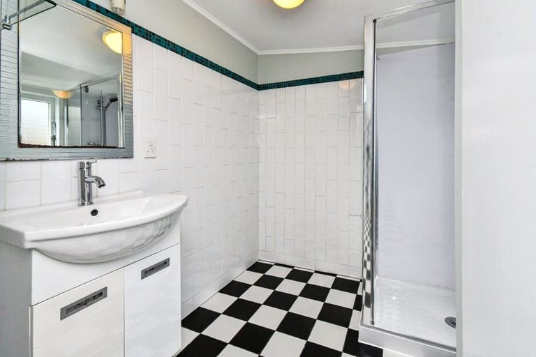 Photo of property in 120 Settlement Road, Papakura, 2110