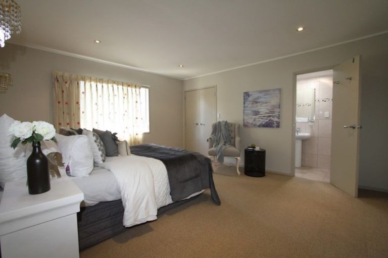 Photo of property in 22 Glennandrew Drive, Half Moon Bay, Auckland, 2012