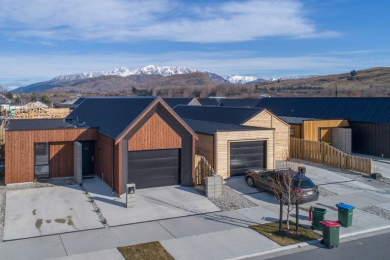 Photo of property in 26 Red Cottage Drive, Lake Hayes, Queenstown, 9304