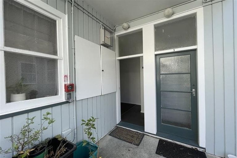 Photo of property in 1/24 Austin Street, Mount Victoria, Wellington, 6011