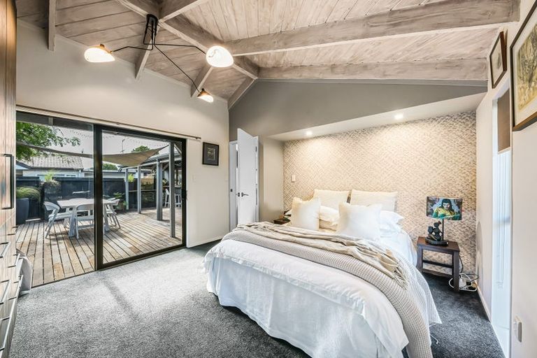 Photo of property in 2/47 Shakespeare Road, Milford, Auckland, 0620